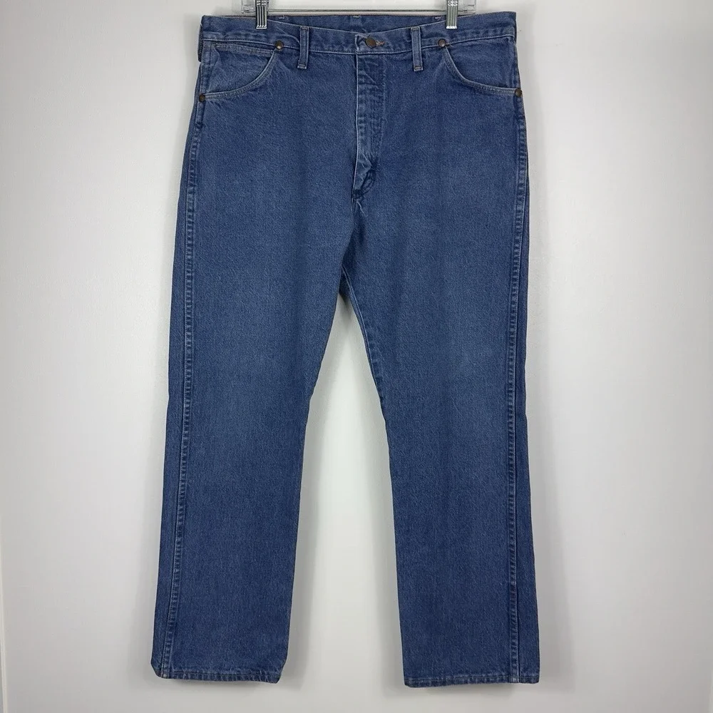 Wrangler 13MWZ Jeans Men 36x30 Denim Cowboy Cut Medium Wash Straight Heavyweight - Picture 2 of 13